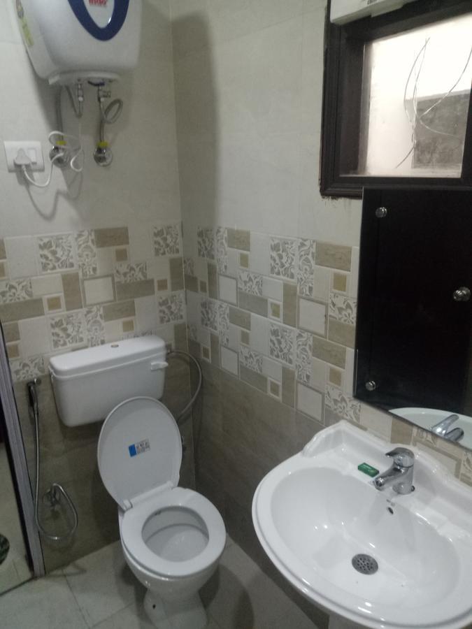 Hotel Nathu Palace New Delhi Bagian luar foto