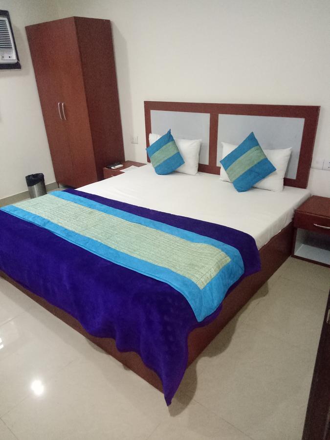 Hotel Nathu Palace New Delhi Bagian luar foto